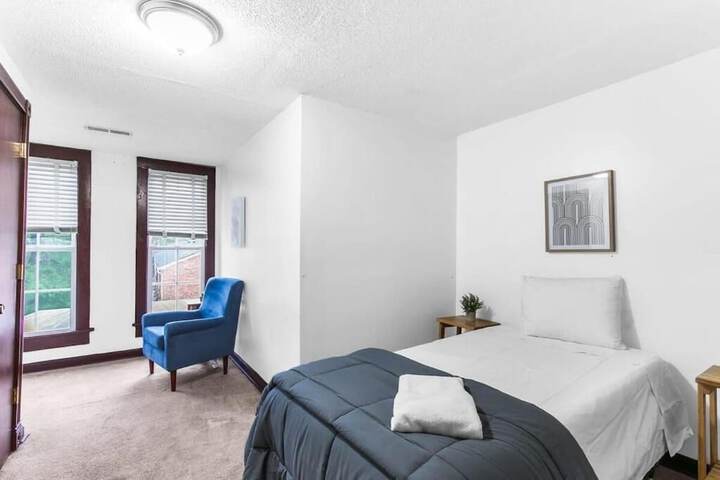 Room 7 of 38