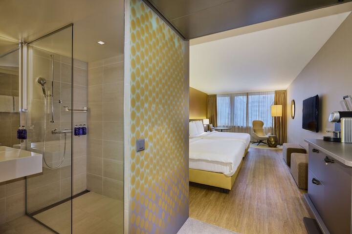 Room 65 of 289