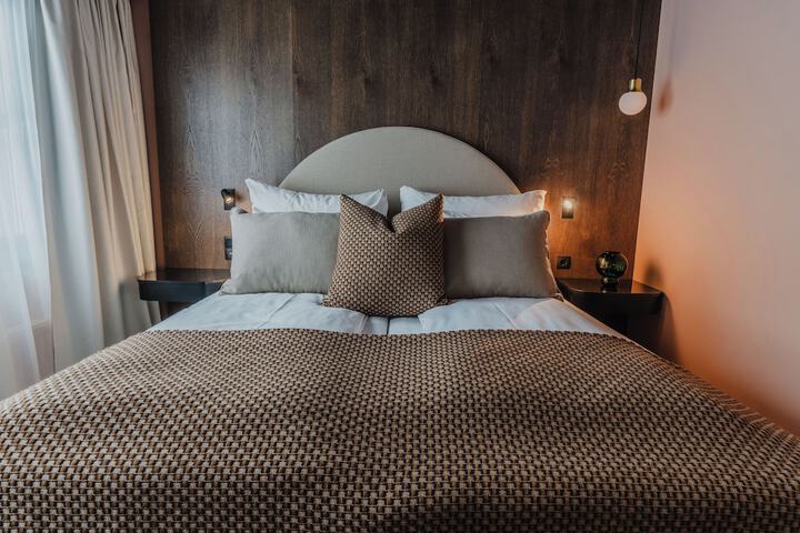 Room 27 of 105
