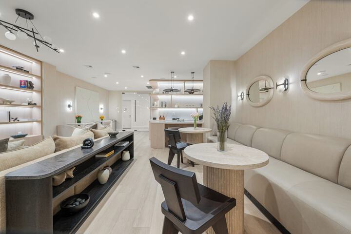 Lounge 602 of 626