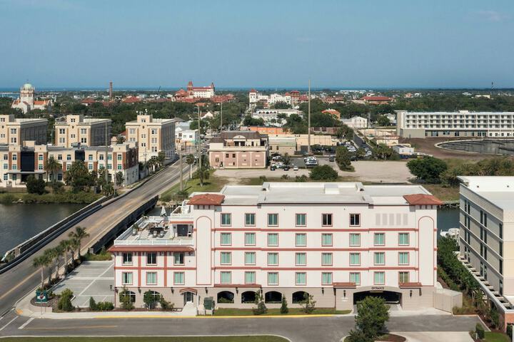 Exterior of Hotel Amalga ST. Augustine Tribute Portfolio