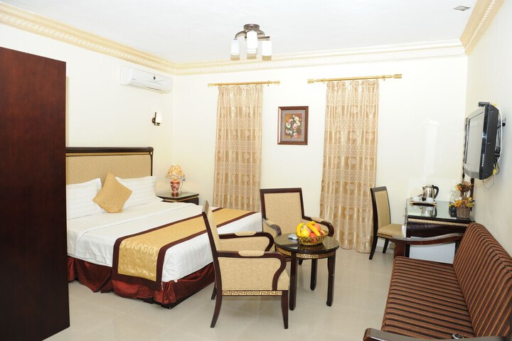 Room 14 of 39