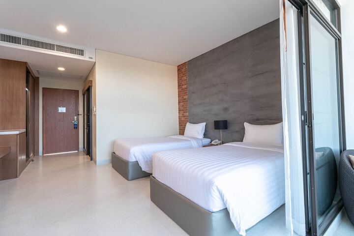 Room 12 of 70