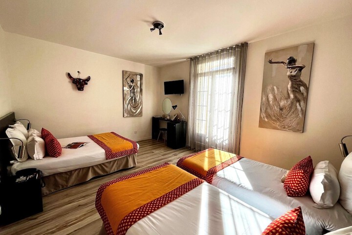 Room 27 of 74