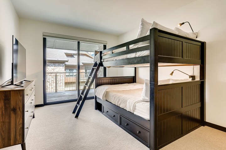 Room 15 of 73