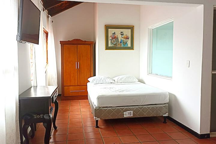 Room 6 of 28