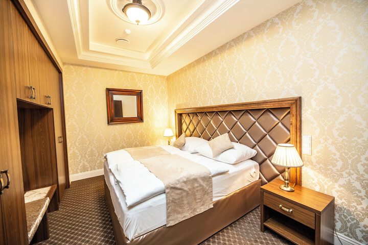 Room 14 of 64