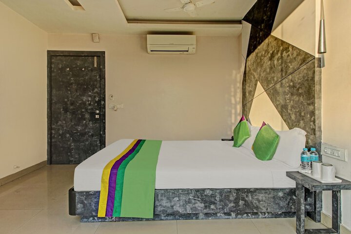 Room 19 of 40