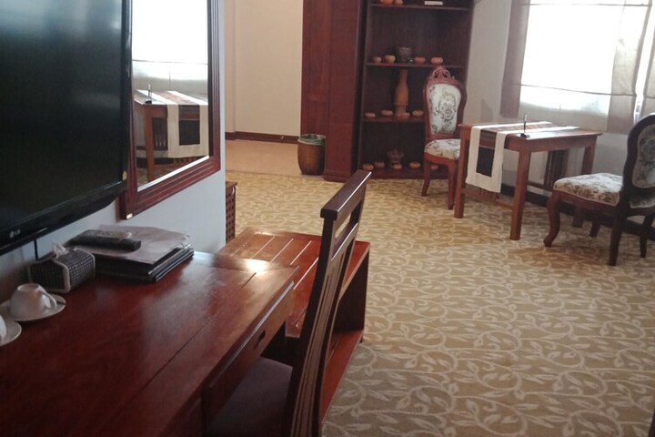 Room 11 of 48