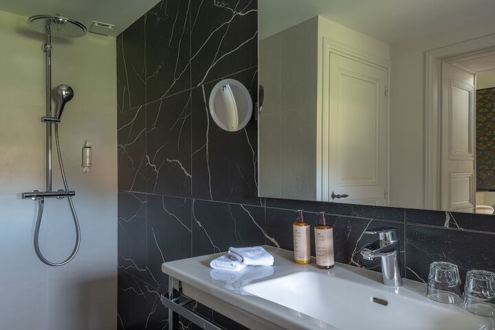 Clean Restrooms