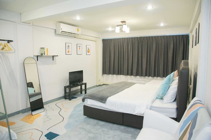 Room 14 of 18