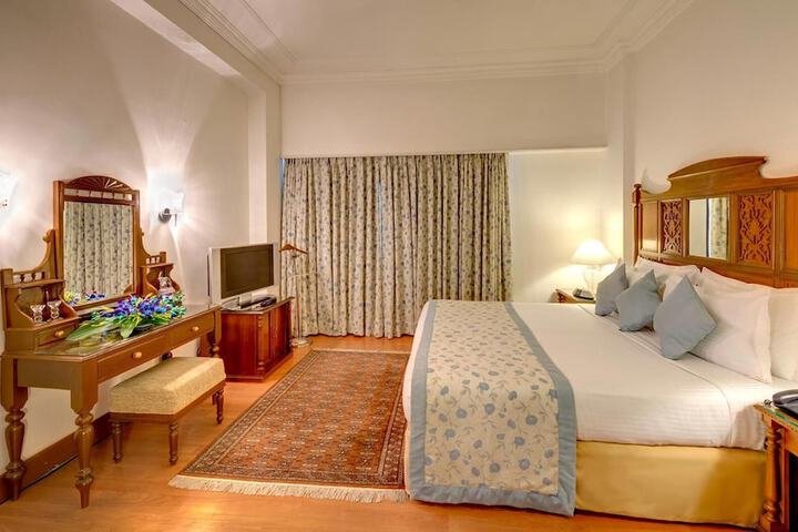 Room 22 of 48