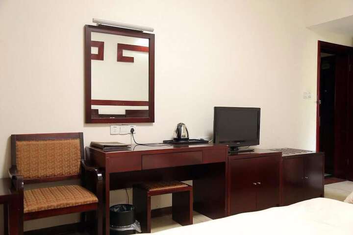 Room 16 of 27
