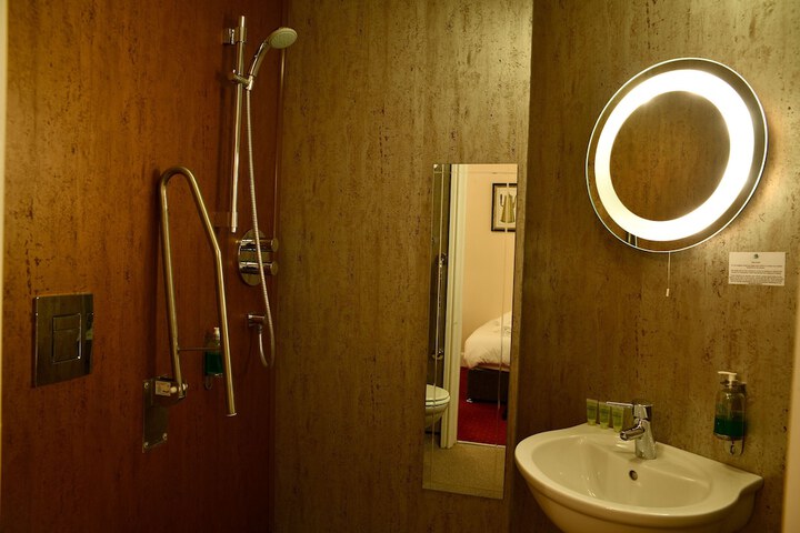 Room 56 of 73