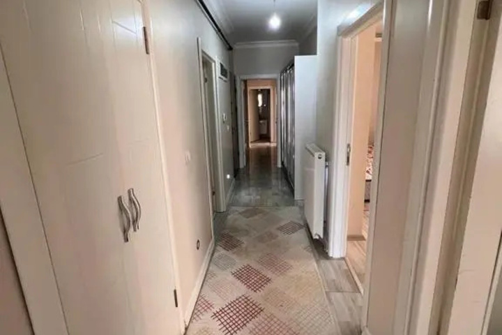 Room 10 of 11