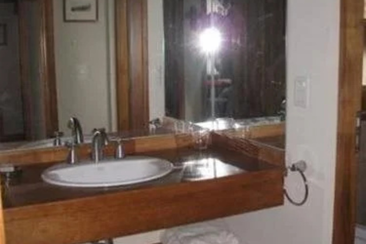 Room 2 of 4