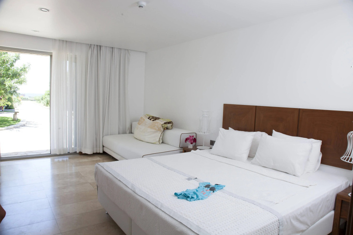 Room 5 of 33