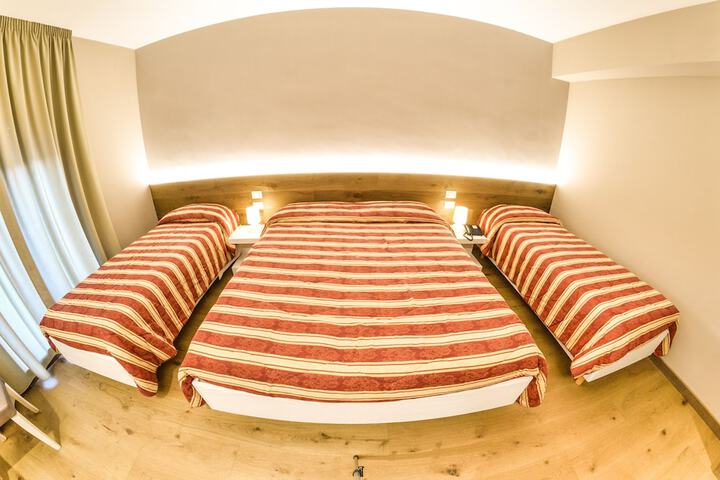 Room 8 of 44