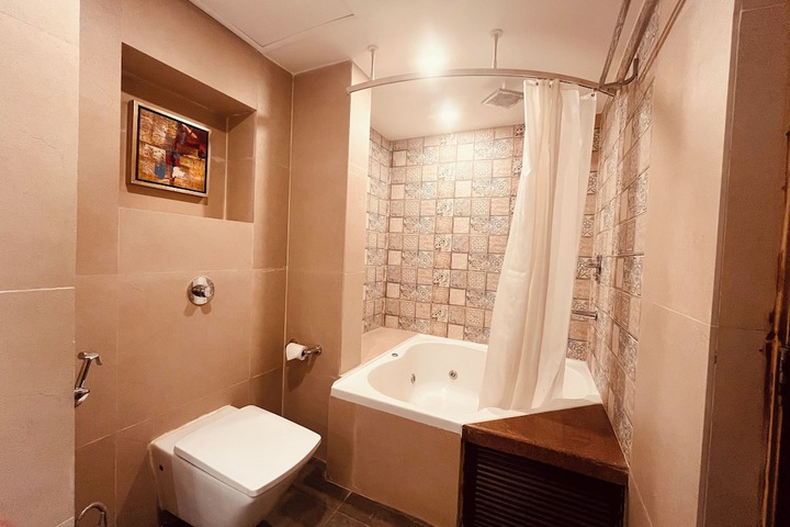 Room 72 of 121