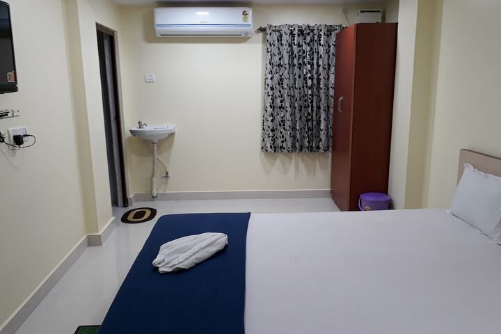 Room 16 of 82