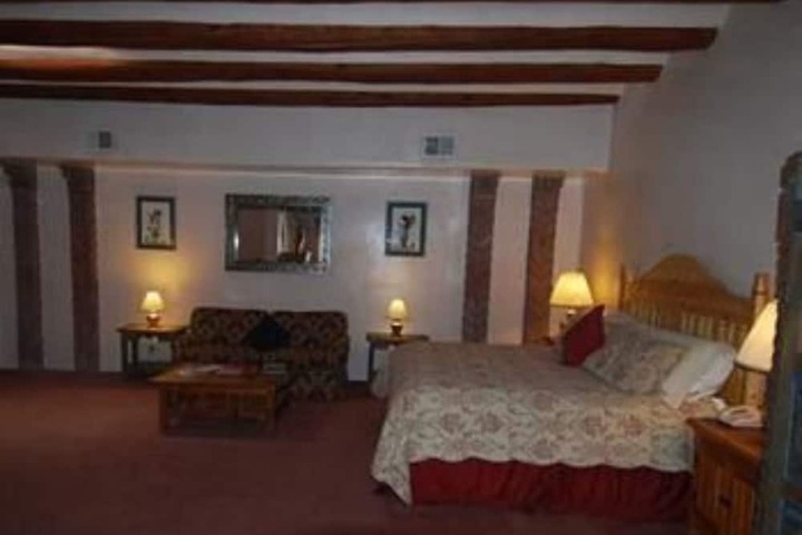 Room 2 of 62