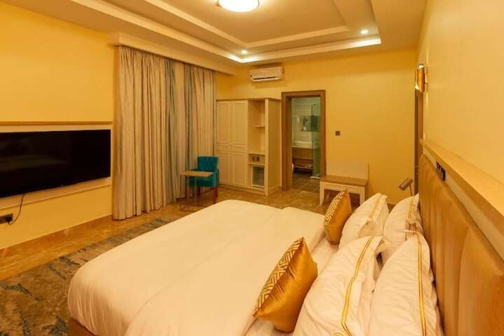 Room 2 of 11