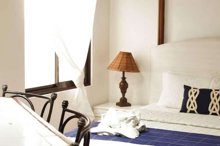 Room 9 of 28