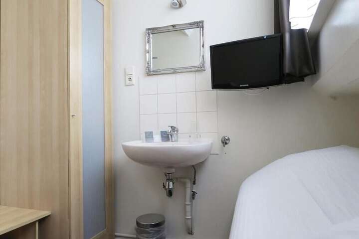 Room 29 of 53