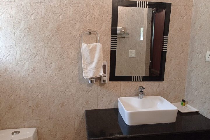Room 16 of 16