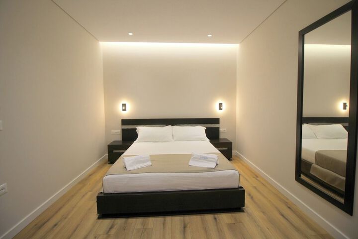 Room 17 of 49