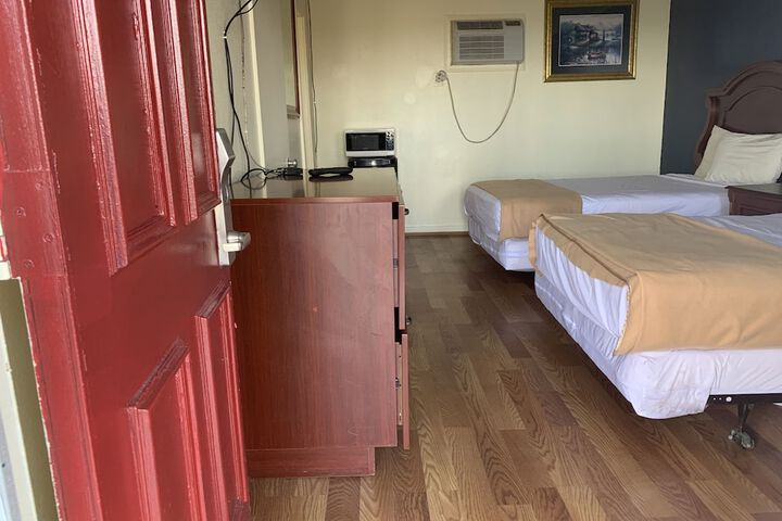 2 Double Beds (2 of 5)