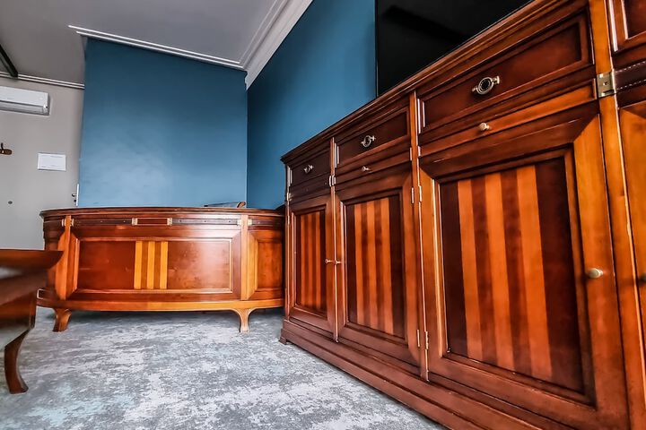 Room 11 of 47