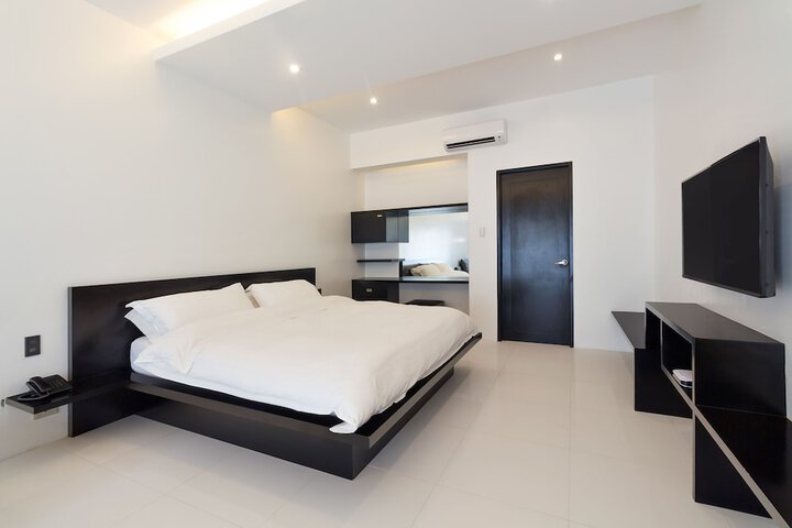 Room 11 of 51