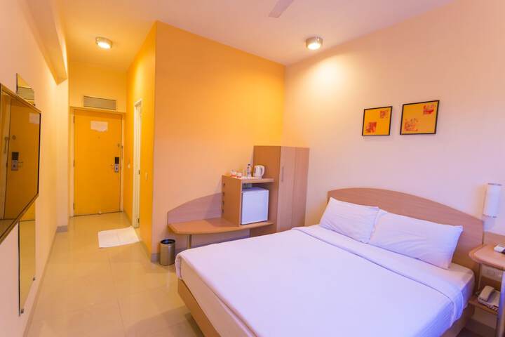 Room 6 of 37