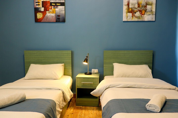 Room 6 of 114