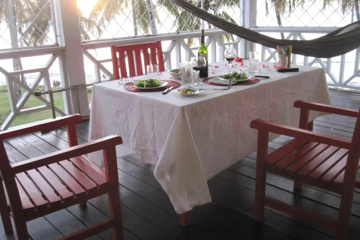 Dining 17 of 20