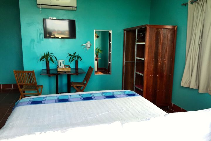 Room 16 of 37