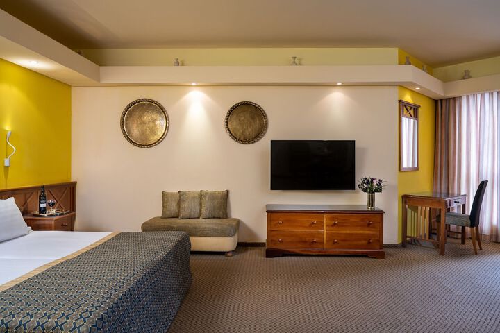 Room 11 of 82