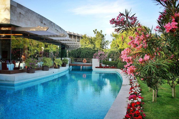 Pool 140 of 336