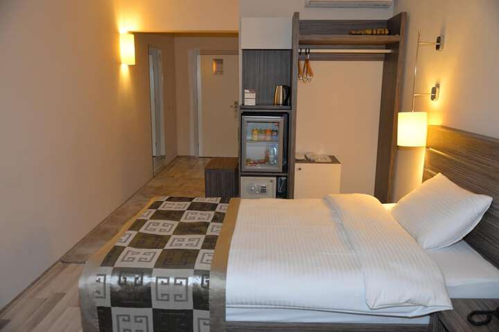 Room 16 of 52