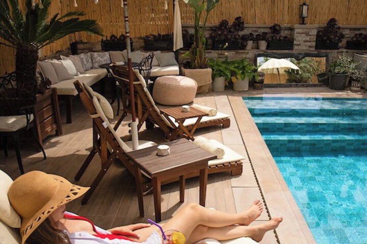 Pool 48 of 91