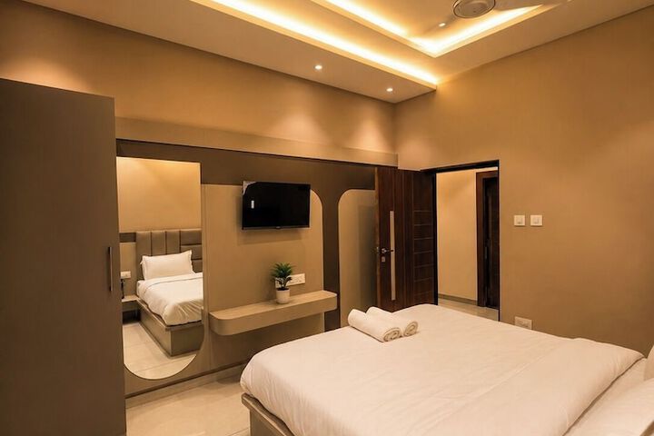 Room 6 of 21