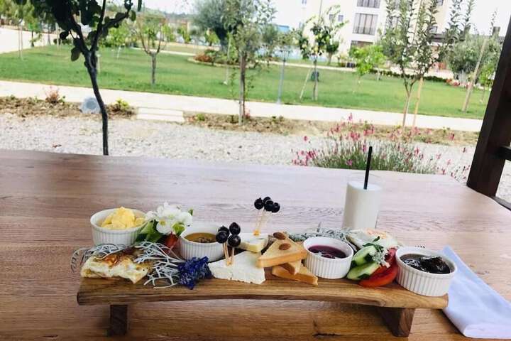 Dining 36 of 41