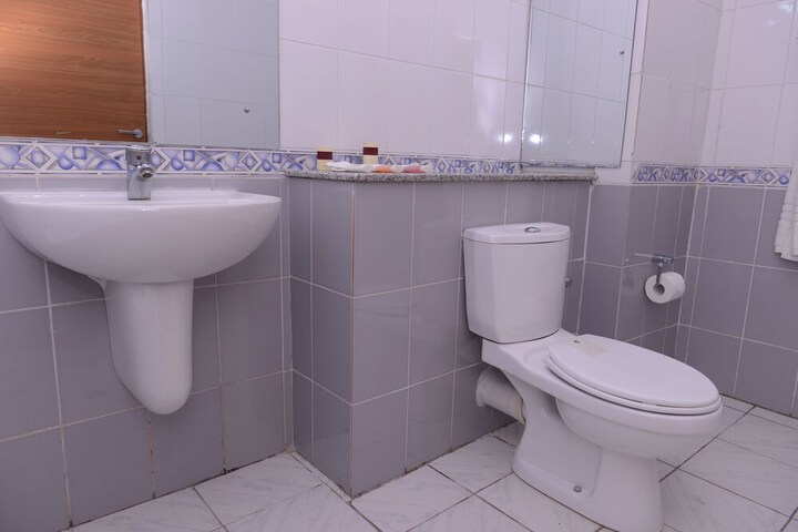 Room 10 of 24