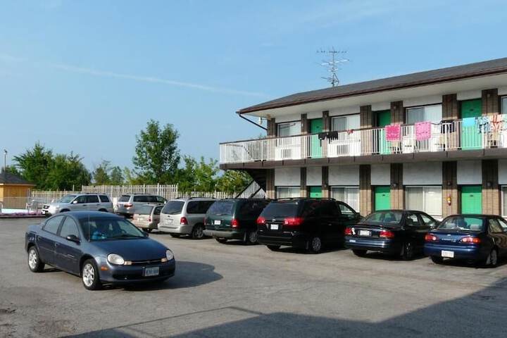 Hotel 4 of 6