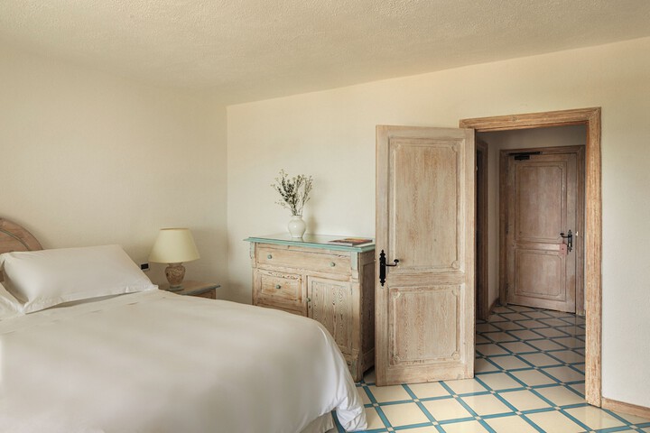 Room 25 of 170