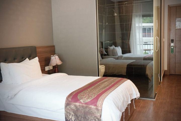 Room 38 of 145
