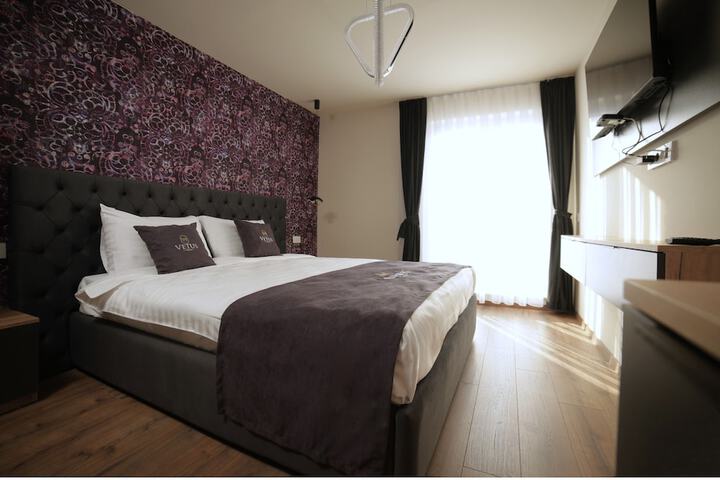 Room 2 of 22