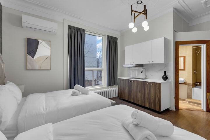 Room 42 of 174