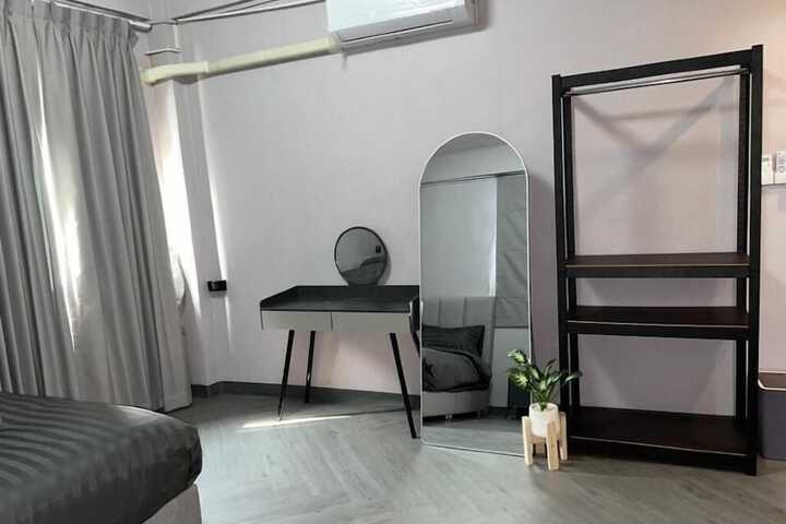 Room 8 of 15